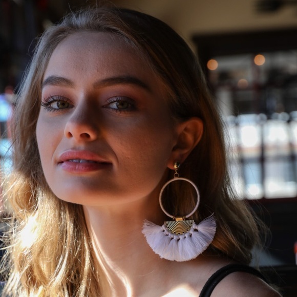 🆕 Bohemian Hoop Drop Tassel Fan Earrings - Picture 2 of 3
